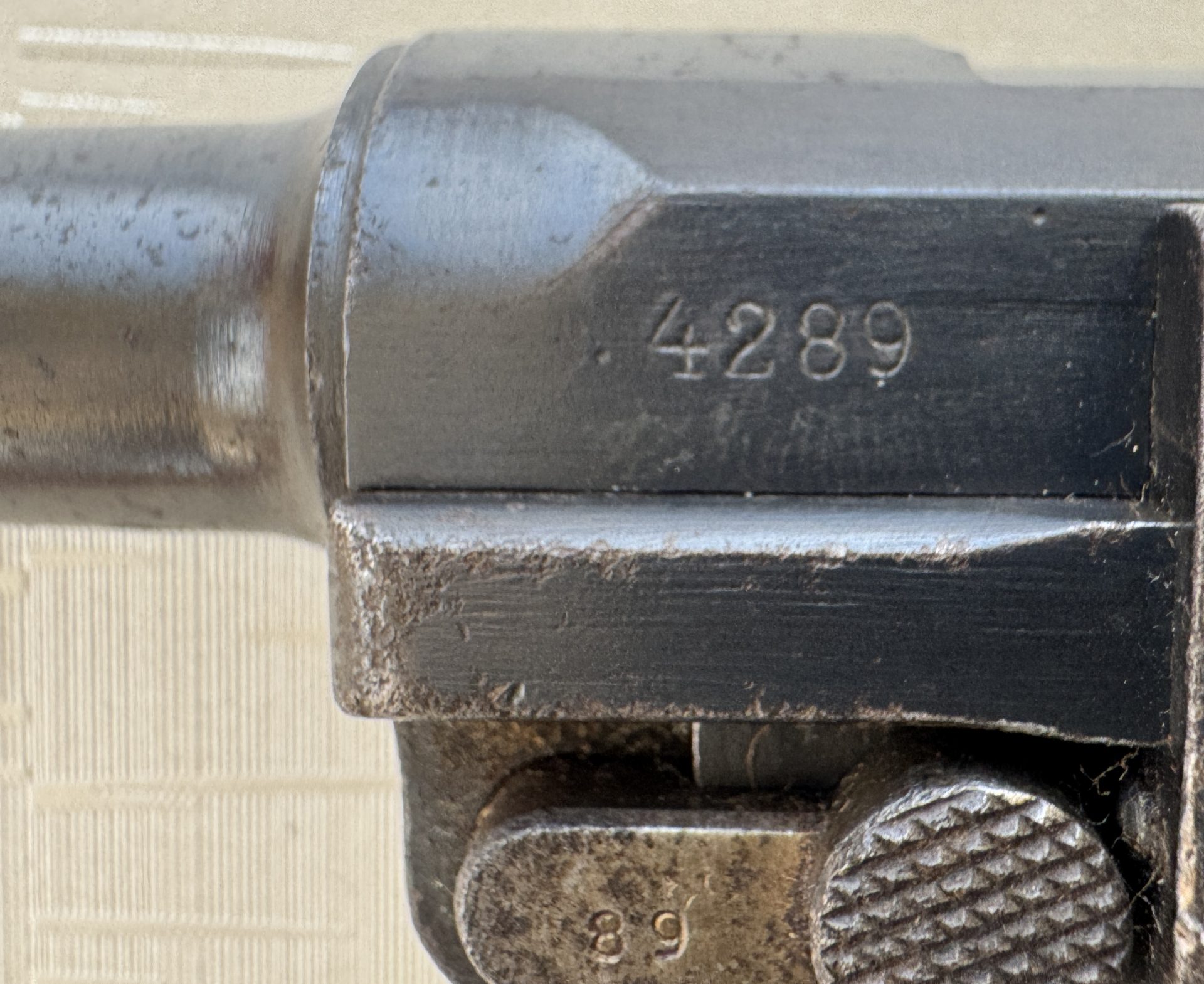 Luger P.08 (DWM 1916) Nummerngleiches Komplettset: Pistole, Magazin und Lederholste – Bild 5