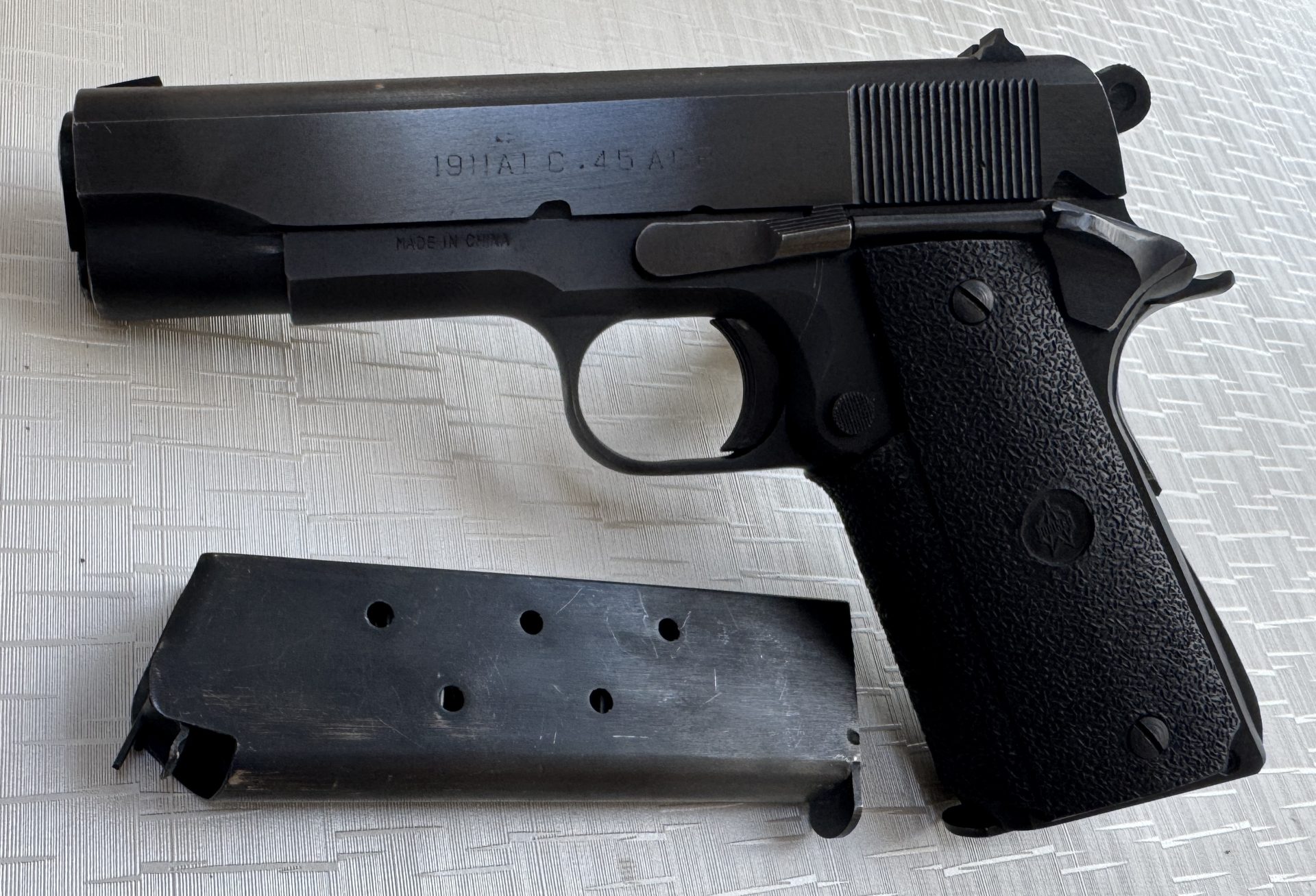 Pistole Norinco Modell 1911 A1 Nachbau der Colt Combat Commander – Kaliber .45 ACP – Bild 4