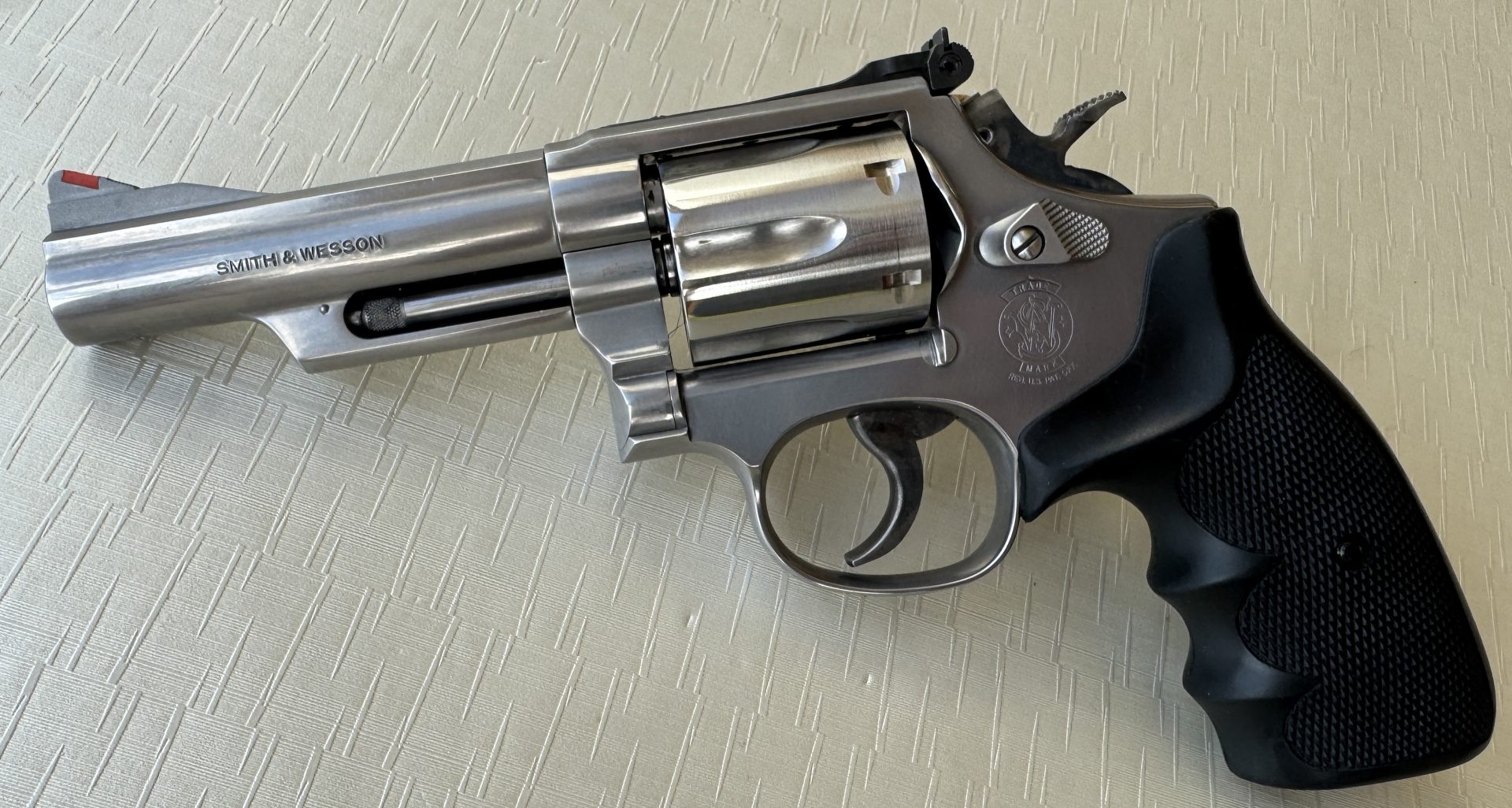 Smith & Wesson Modell 66-4 Stainless – Kaliber .357 Magnum – 4 Zoll